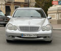 Серый Мерседес Ц-Класс, объемом двигателя 2 л и пробегом 200 тыс. км за 3800 $, фото 1 на Automoto.ua