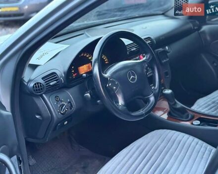 Серый Мерседес Ц-Класс, объемом двигателя 2.15 л и пробегом 320 тыс. км за 3800 $, фото 9 на Automoto.ua