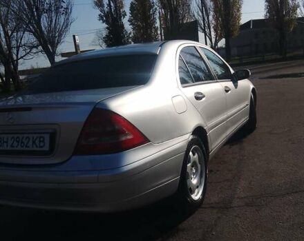 Сірий Мерседес Ц-Клас, об'ємом двигуна 2 л та пробігом 270 тис. км за 3800 $, фото 7 на Automoto.ua