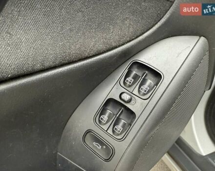 Серый Мерседес Ц-Класс, объемом двигателя 2.1 л и пробегом 319 тыс. км за 4500 $, фото 15 на Automoto.ua