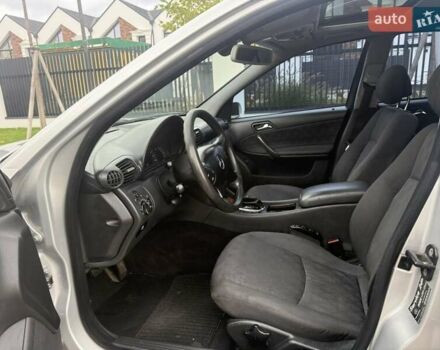 Серый Мерседес Ц-Класс, объемом двигателя 2.1 л и пробегом 319 тыс. км за 4500 $, фото 9 на Automoto.ua