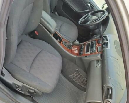 Мерседес Ц-Клас 2001 у Житомирі на Automoto.ua Сірий Мерседес Ц-Клас, об'ємом двигуна 2.15 л та пробігом 357 тис. км за 3450 $, фото 3 на Automoto.ua