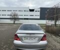 Серый Мерседес Ц-Класс, объемом двигателя 2.1 л и пробегом 400 тыс. км за 3500 $, фото 2 на Automoto.ua