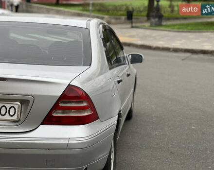 Серый Мерседес Ц-Класс, объемом двигателя 2 л и пробегом 200 тыс. км за 3800 $, фото 10 на Automoto.ua