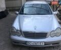 Серый Мерседес Ц-Класс, объемом двигателя 2 л и пробегом 314 тыс. км за 3100 $, фото 1 на Automoto.ua