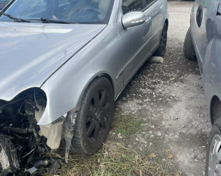 Мерседес Ц-Клас 2001 у Дніпро (Дніпропетровську) на Automoto.ua Сірий Мерседес Ц-Клас, об'ємом двигуна 2.15 л та пробігом 330 тис. км за 1990 $, фото 4 на Automoto.ua