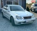 Сірий Мерседес Ц-Клас, об'ємом двигуна 2 л та пробігом 240 тис. км за 3598 $, фото 1 на Automoto.ua