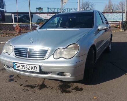 Сірий Мерседес Ц-Клас, об'ємом двигуна 2 л та пробігом 270 тис. км за 3800 $, фото 19 на Automoto.ua