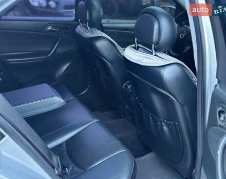 Серый Мерседес Ц-Класс, объемом двигателя 2.15 л и пробегом 320 тыс. км за 3800 $, фото 7 на Automoto.ua