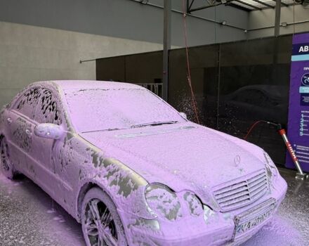 Мерседес Ц-Клас 2001 у Києві на Automoto.ua Сірий Мерседес Ц-Клас, об'ємом двигуна 2 л та пробігом 195 тис. км за 4500 $, фото 3 на Automoto.ua