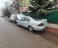 Серый Мерседес Ц-Класс, объемом двигателя 2.1 л и пробегом 300 тыс. км за 2999 $, фото 2 на Automoto.ua