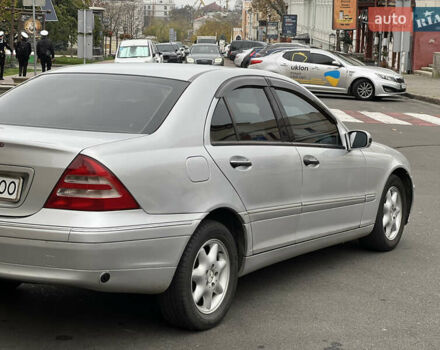 Серый Мерседес Ц-Класс, объемом двигателя 2 л и пробегом 200 тыс. км за 3800 $, фото 8 на Automoto.ua