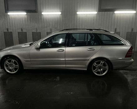 Серый Мерседес Ц-Класс, объемом двигателя 2.7 л и пробегом 308 тыс. км за 2600 $, фото 4 на Automoto.ua