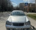 Серый Мерседес Ц-Класс, объемом двигателя 2.15 л и пробегом 300 тыс. км за 3000 $, фото 1 на Automoto.ua