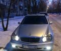 Серый Мерседес Ц-Класс, объемом двигателя 2 л и пробегом 265 тыс. км за 4800 $, фото 1 на Automoto.ua