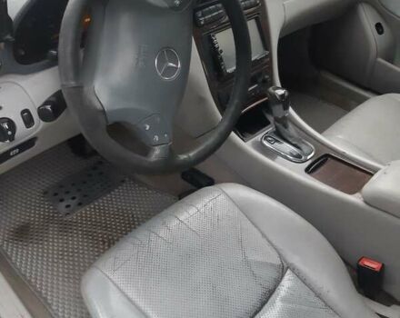 Серый Мерседес Ц-Класс, объемом двигателя 2.6 л и пробегом 430 тыс. км за 3200 $, фото 5 на Automoto.ua