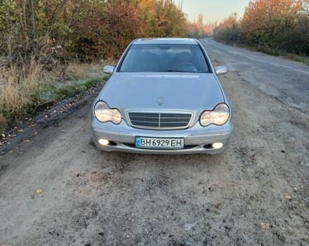 Серый Мерседес Ц-Класс, объемом двигателя 2.1 л и пробегом 315 тыс. км за 3600 $, фото 1 на Automoto.ua