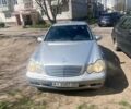 Сірий Мерседес Ц-Клас, об'ємом двигуна 2 л та пробігом 315 тис. км за 3800 $, фото 1 на Automoto.ua
