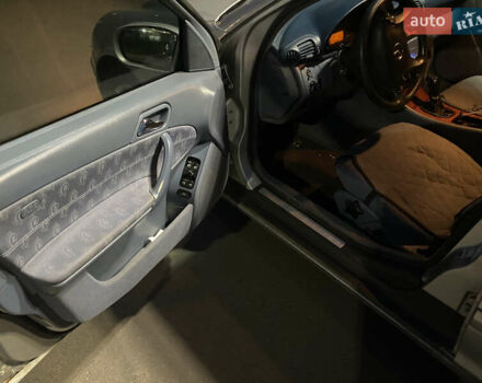 Сірий Мерседес Ц-Клас, об'ємом двигуна 2.15 л та пробігом 397 тис. км за 3300 $, фото 8 на Automoto.ua