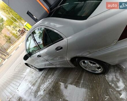 Мерседес Ц-Клас 2001 у Житомирі на Automoto.ua Сірий Мерседес Ц-Клас, об'ємом двигуна 2.15 л та пробігом 357 тис. км за 3450 $, фото 11 на Automoto.ua