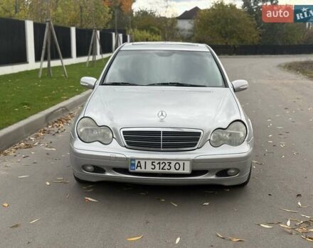 Серый Мерседес Ц-Класс, объемом двигателя 2.1 л и пробегом 319 тыс. км за 4500 $, фото 1 на Automoto.ua