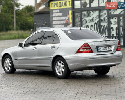 Сірий Мерседес Ц-Клас, об'ємом двигуна 2 л та пробігом 338 тис. км за 3850 $, фото 1 на Automoto.ua