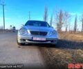 Серый Мерседес Ц-Класс, объемом двигателя 20 л и пробегом 326 тыс. км за 4000 $, фото 1 на Automoto.ua