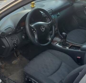 Серый Мерседес Ц-Класс, объемом двигателя 2 л и пробегом 187 тыс. км за 3500 $, фото 8 на Automoto.ua