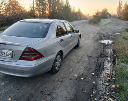 Серый Мерседес Ц-Класс, объемом двигателя 2.1 л и пробегом 315 тыс. км за 3600 $, фото 5 на Automoto.ua