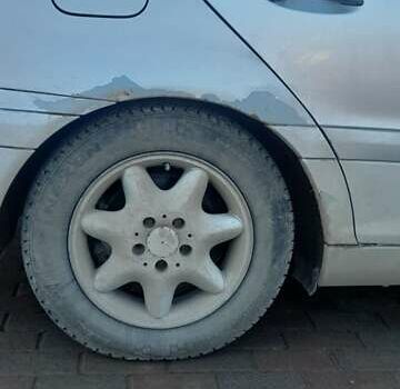 Серый Мерседес Ц-Класс, объемом двигателя 2 л и пробегом 187 тыс. км за 3500 $, фото 6 на Automoto.ua