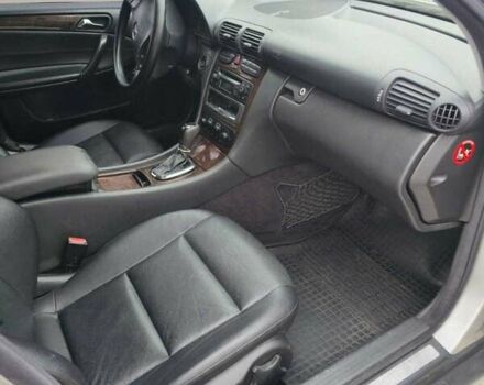 Сірий Мерседес Ц-Клас, об'ємом двигуна 2.69 л та пробігом 300 тис. км за 4000 $, фото 4 на Automoto.ua