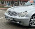 Серый Мерседес Ц-Класс, объемом двигателя 2 л и пробегом 350 тыс. км за 3400 $, фото 1 на Automoto.ua