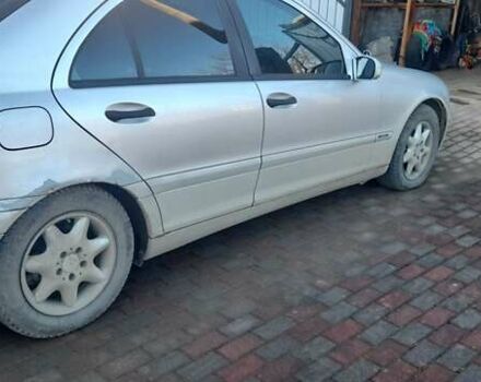 Серый Мерседес Ц-Класс, объемом двигателя 2 л и пробегом 187 тыс. км за 3500 $, фото 7 на Automoto.ua