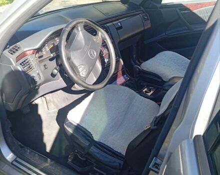 Мерседес Ц-Класс 2001 в Черновцах на Automoto.ua Серый Мерседес Ц-Класс, объемом двигателя 2.6 л и пробегом 300 тыс. км за 2300 $, фото 2 на Automoto.ua