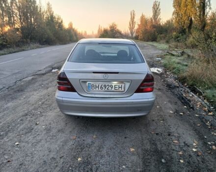 Серый Мерседес Ц-Класс, объемом двигателя 2.1 л и пробегом 315 тыс. км за 3600 $, фото 4 на Automoto.ua