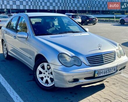 Сірий Мерседес Ц-Клас, об'ємом двигуна 2 л та пробігом 440 тис. км за 3500 $, фото 2 на Automoto.ua