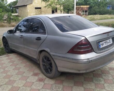 Серый Мерседес Ц-Класс, объемом двигателя 2.1 л и пробегом 424 тыс. км за 4500 $, фото 4 на Automoto.ua