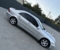 Сірий Мерседес Ц-Клас, об'ємом двигуна 2 л та пробігом 293 тис. км за 2950 $, фото 9 на Automoto.ua