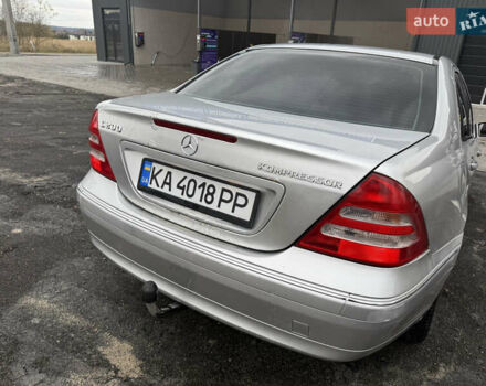 Сірий Мерседес Ц-Клас, об'ємом двигуна 2 л та пробігом 193 тис. км за 3600 $, фото 1 на Automoto.ua