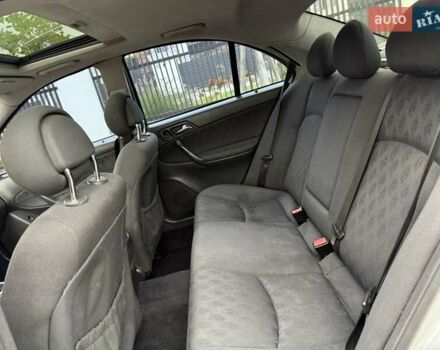 Серый Мерседес Ц-Класс, объемом двигателя 2.1 л и пробегом 319 тыс. км за 4500 $, фото 18 на Automoto.ua