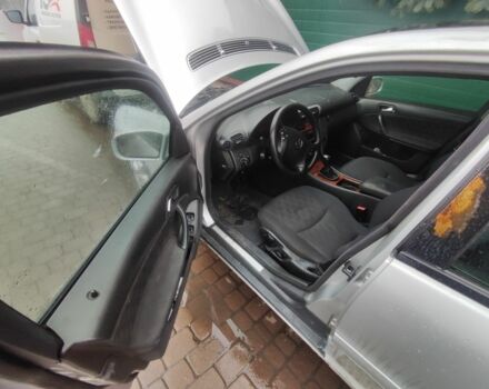 Серый Мерседес Ц-Класс, объемом двигателя 2.1 л и пробегом 300 тыс. км за 2999 $, фото 3 на Automoto.ua