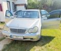 Сірий Мерседес Ц-Клас, об'ємом двигуна 2 л та пробігом 376 тис. км за 2999 $, фото 1 на Automoto.ua