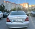Серый Мерседес Ц-Класс, объемом двигателя 2 л и пробегом 348 тыс. км за 2500 $, фото 5 на Automoto.ua