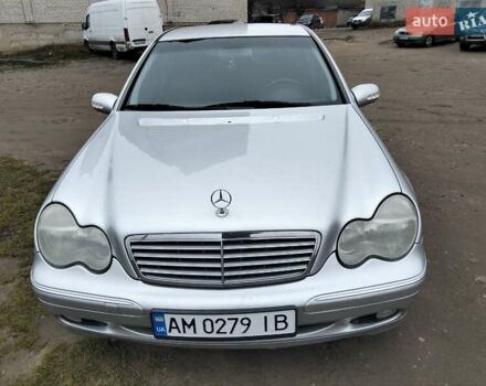 Сірий Мерседес Ц-Клас, об'ємом двигуна 2 л та пробігом 345 тис. км за 4800 $, фото 3 на Automoto.ua