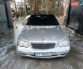 Сірий Мерседес Ц-Клас, об'ємом двигуна 2.15 л та пробігом 367 тис. км за 2950 $, фото 1 на Automoto.ua