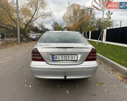 Серый Мерседес Ц-Класс, объемом двигателя 2.1 л и пробегом 319 тыс. км за 4500 $, фото 5 на Automoto.ua