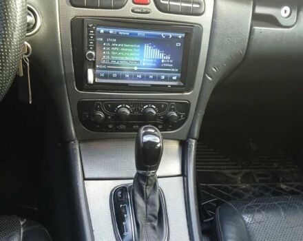 Серый Мерседес Ц-Класс, объемом двигателя 2.6 л и пробегом 406 тыс. км за 3750 $, фото 13 на Automoto.ua