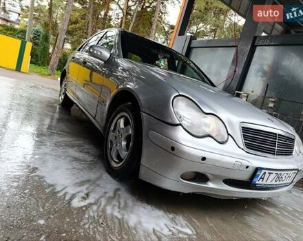 Мерседес Ц-Клас 2001 у Житомирі на Automoto.ua Сірий Мерседес Ц-Клас, об'ємом двигуна 2.15 л та пробігом 357 тис. км за 3450 $, фото 15 на Automoto.ua