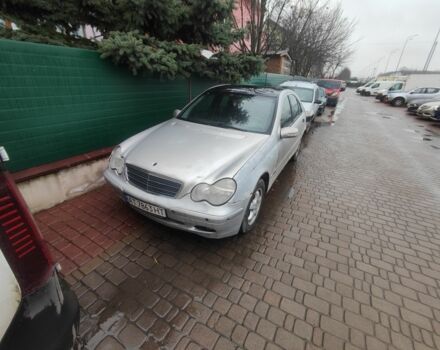 Серый Мерседес Ц-Класс, объемом двигателя 2.1 л и пробегом 300 тыс. км за 2999 $, фото 1 на Automoto.ua