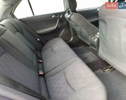 Мерседес Ц-Клас 2001 у Житомирі на Automoto.ua Сірий Мерседес Ц-Клас, об'ємом двигуна 2.15 л та пробігом 357 тис. км за 3450 $, фото 2 на Automoto.ua